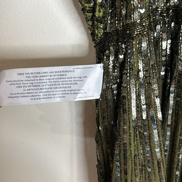 Mac Duggal Sequined High Round Neckline Stunning Dress embellished size 16 - Picture 9 of 14